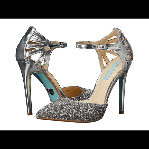 betsey johnson wide shoes